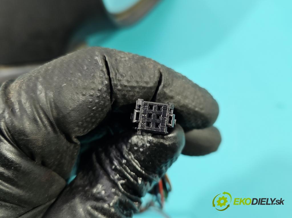 Peugeot 807 2002-2014 2.0 hdi 107 HP automatic 79 kW 1997 cm3 5- zrkadlo pravé  (Kľučka dverí ostatné)