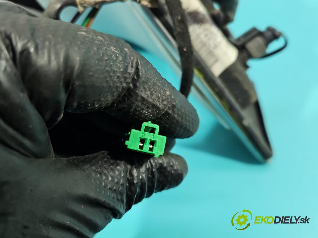 Peugeot 807 2002-2014 2.0 hdi 107 HP automatic 79 kW 1997 cm3 5- zrkadlo ľavé 14009348ZR (Kľučka dverí ostatné)