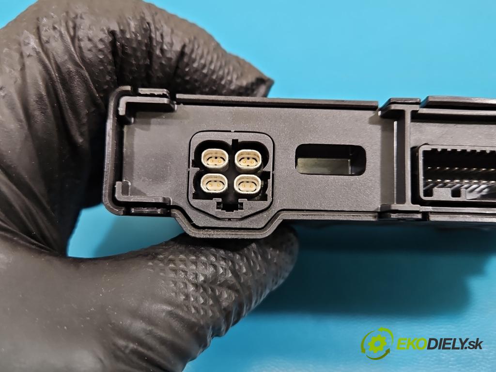 Dacia Duster III 24- 1.2 131 hp manual 96 kW 1199 cm3 5- řídící jednotka 284Z17873R