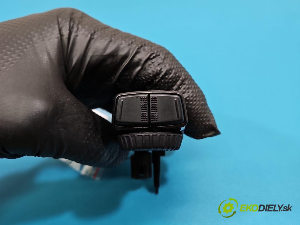 Dacia Duster III 24- 1.2 131 hp manual 96 kW 1199 cm3 5- Přepínač 255520099R