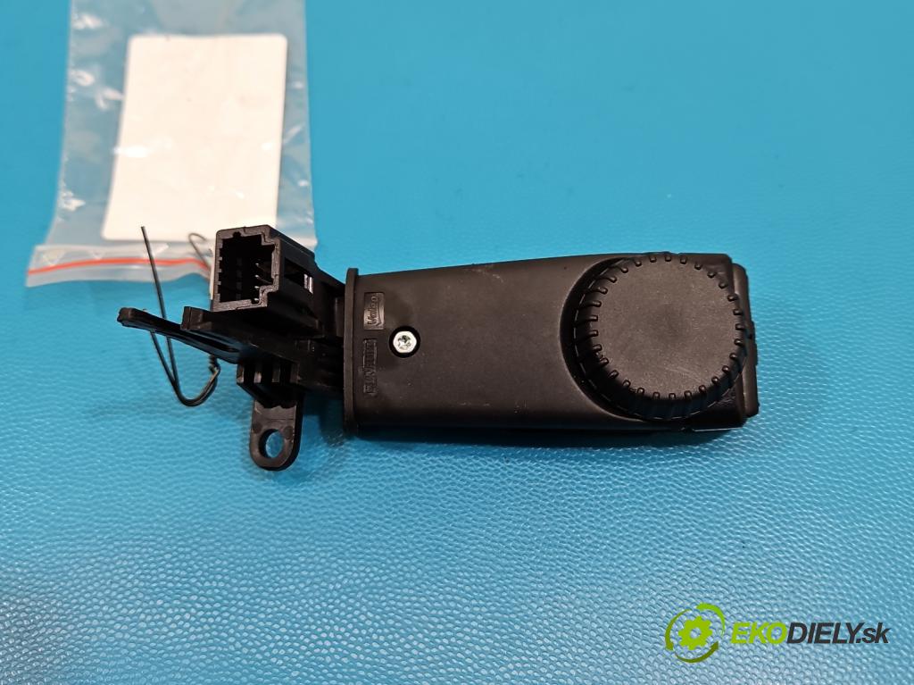 Dacia Duster III 24- 1.2 131 hp manual 96 kW 1199 cm3 5- Přepínač 255520099R