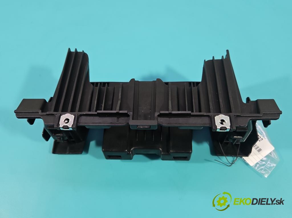 Dacia Duster III 24- 1.2 131 HP manual 96 kW 1199 cm3 5- Upevnenie: 280387800R