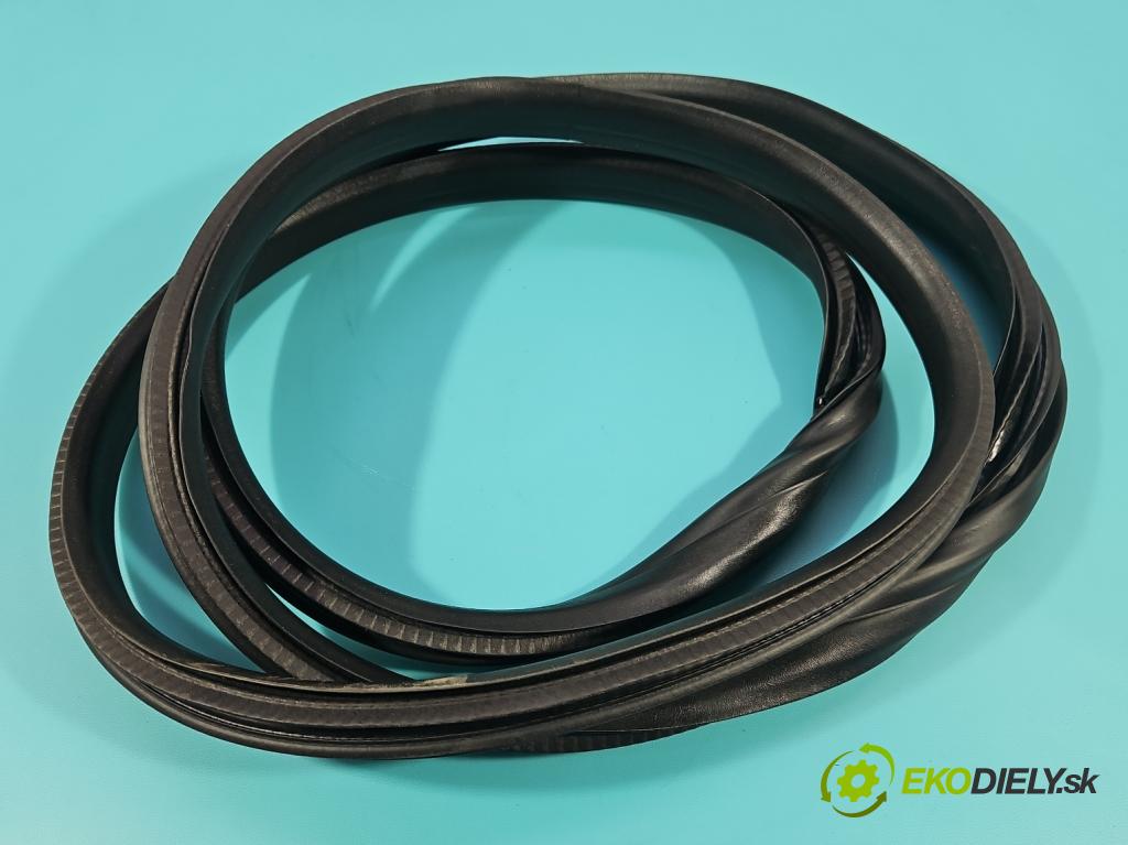 Dacia Duster III 24- 1.2 131 hp manual 96 kW 1199 cm3 5- Těsnění: dveře zadní pravé (Karoserie ostatní)