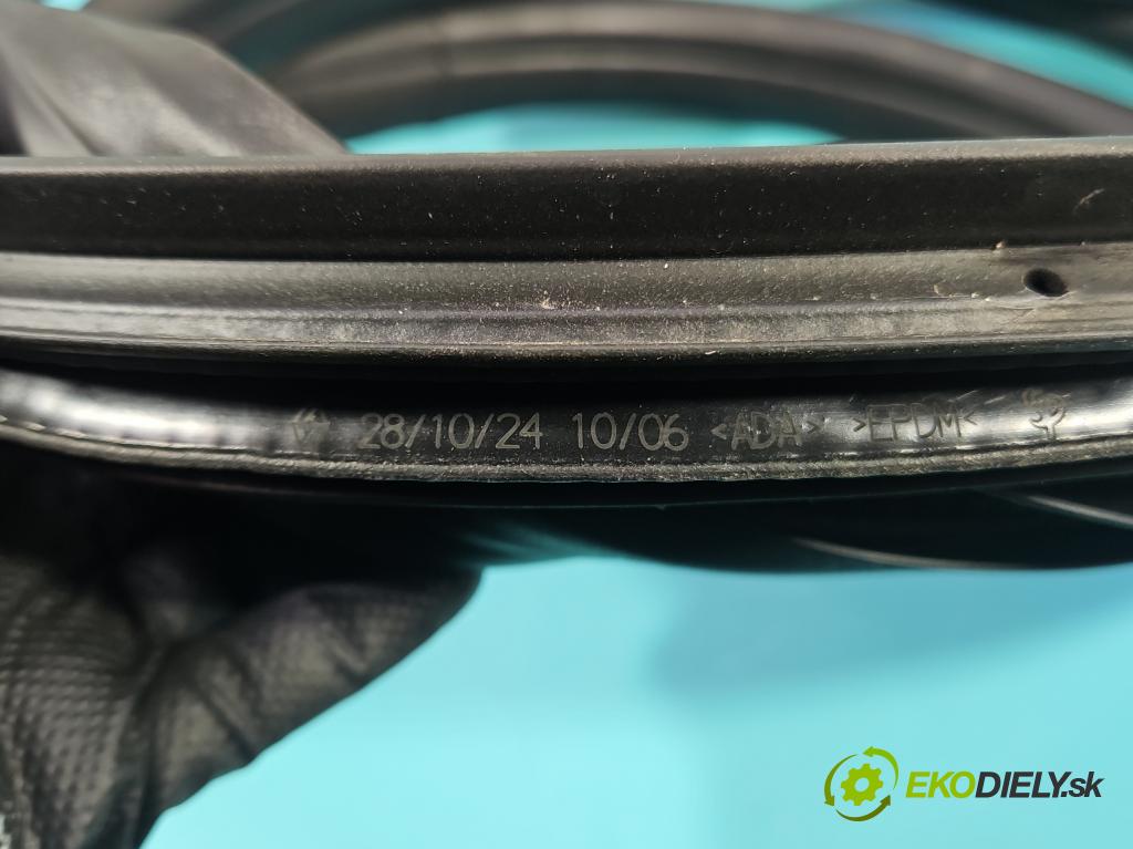 Dacia Duster III 24- 1.2 131 hp manual 96 kW 1199 cm3 5- Těsnění: dveře zadní pravé (Karoserie ostatní)