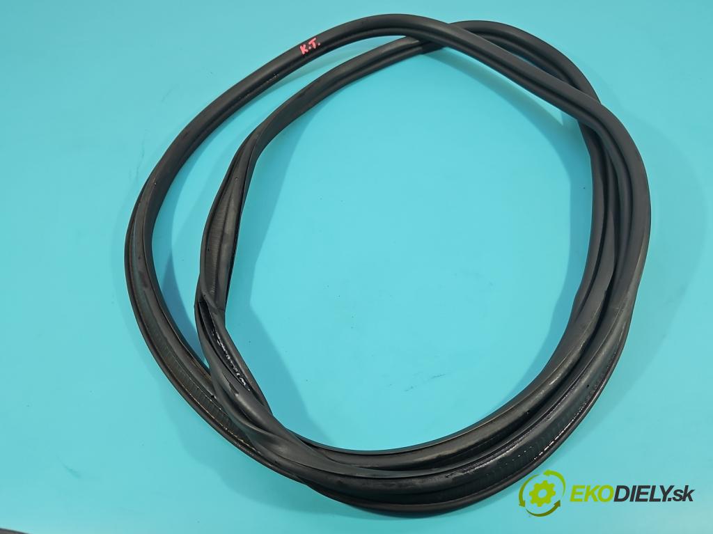 Dacia Duster III 24- 1.2 131 hp manual 96 kW 1199 cm3 5- Těsnění: kufrových dveří