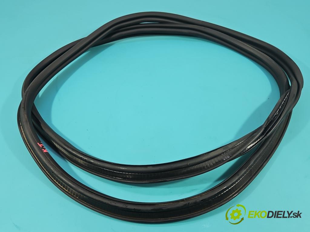 Dacia Duster III 24- 1.2 131 hp manual 96 kW 1199 cm3 5- Těsnění: kufrových dveří