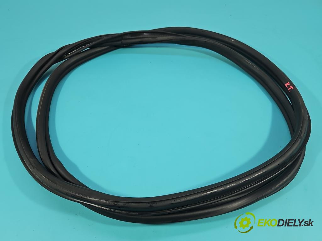 Dacia Duster III 24- 1.2 131 HP manual 96 kW 1199 cm3 5- Těsnění: kufrové dvere 