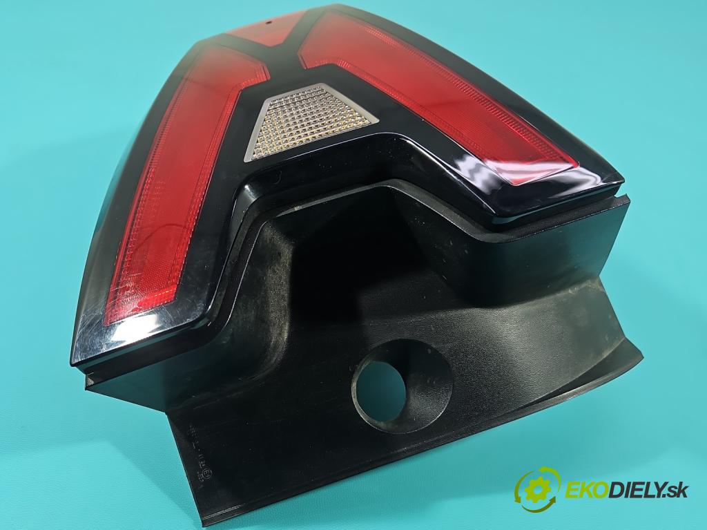 Dacia Duster III 24- 1.2 131 HP manual 96 kW 1199 cm3 5- svetlo / reflektor zadné ľavé 265559174R (Kľučka dverí ostatné)