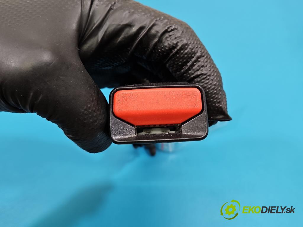 Dacia Duster III 24- 1.2 131 hp manual 96 kW 1199 cm3 5- stěna bezpečnost přední levý 868423021R