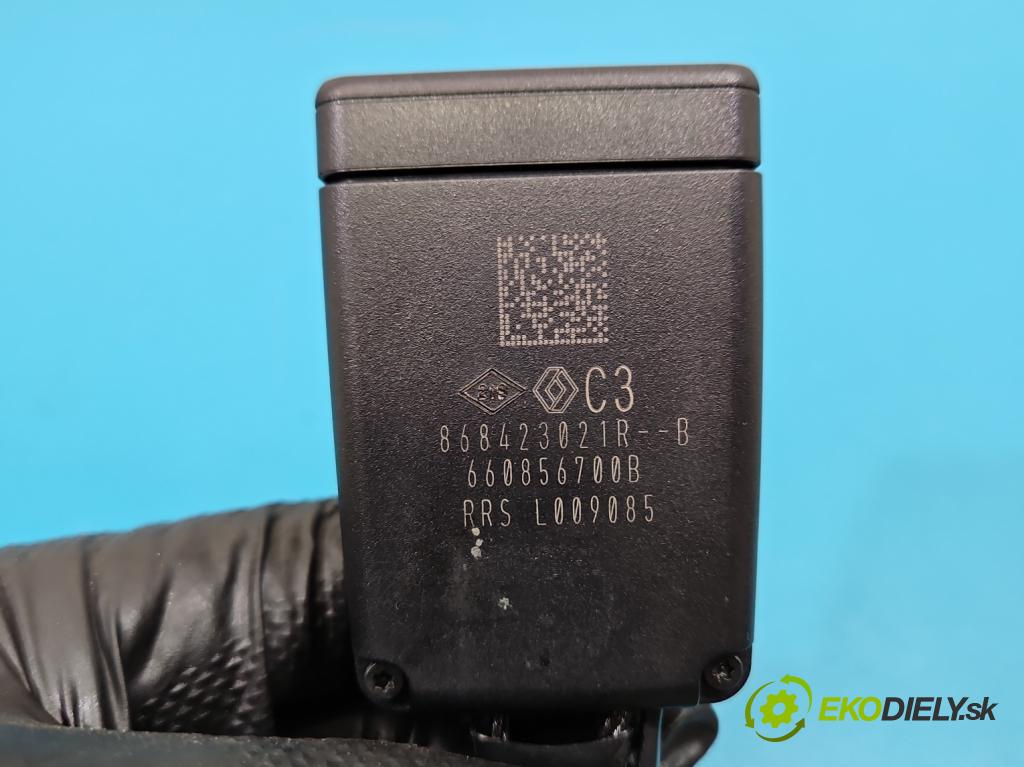 Dacia Duster III 24- 1.2 131 hp manual 96 kW 1199 cm3 5- stěna bezpečnost přední pravý 868423021R