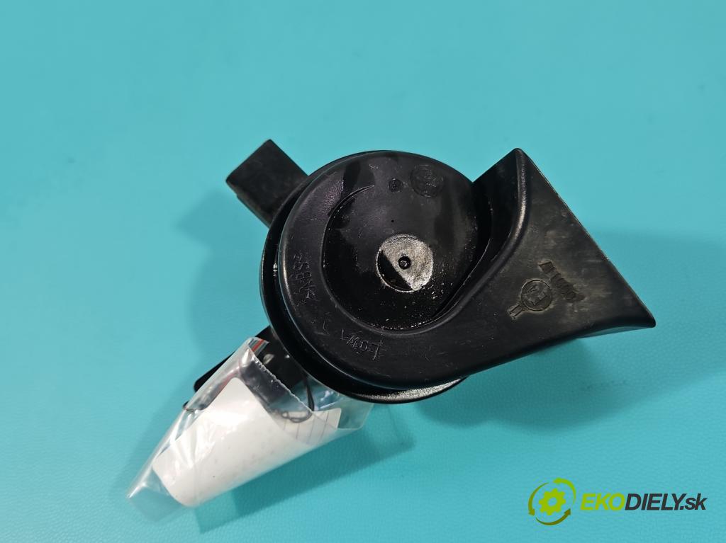 Dacia Duster III 24- 1.2 131 HP manual 96 kW 1199 cm3 5- Klakson: 256202931R