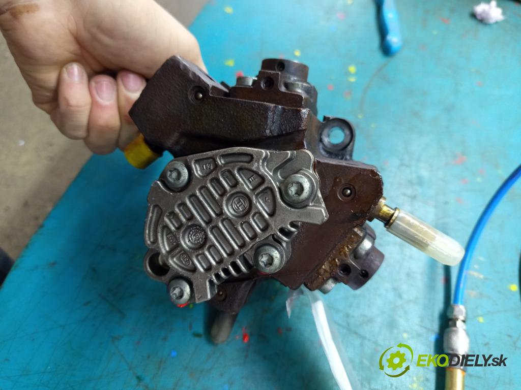 Nissan Qashqai I J10 2006-2013 2.0 dci 150 HP manual 110 kW 1995 cm3 5- čerpadlo vstrekovacia 0445010223 (Vstrekovacie čerpadlo)