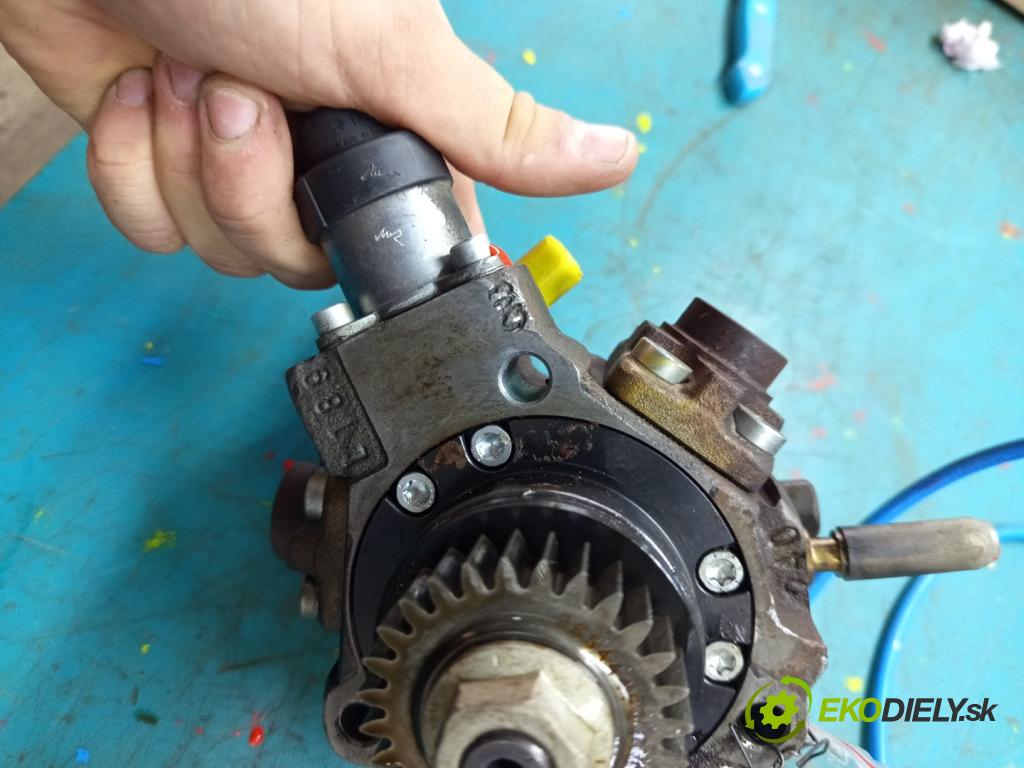 Nissan Qashqai I J10 2006-2013 2.0 dci 150 HP manual 110 kW 1995 cm3 5- čerpadlo vstrekovacia 0445010223 (Vstrekovacie čerpadlo)