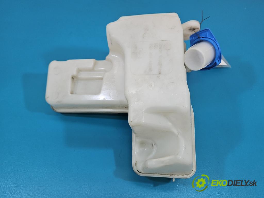 Vw Passat B8 2014 - 2.0 tdi 150 HP automatic 110 kW 1968 cm3 5- nádržka tekutina: ostrekovačov 3Q0955453A