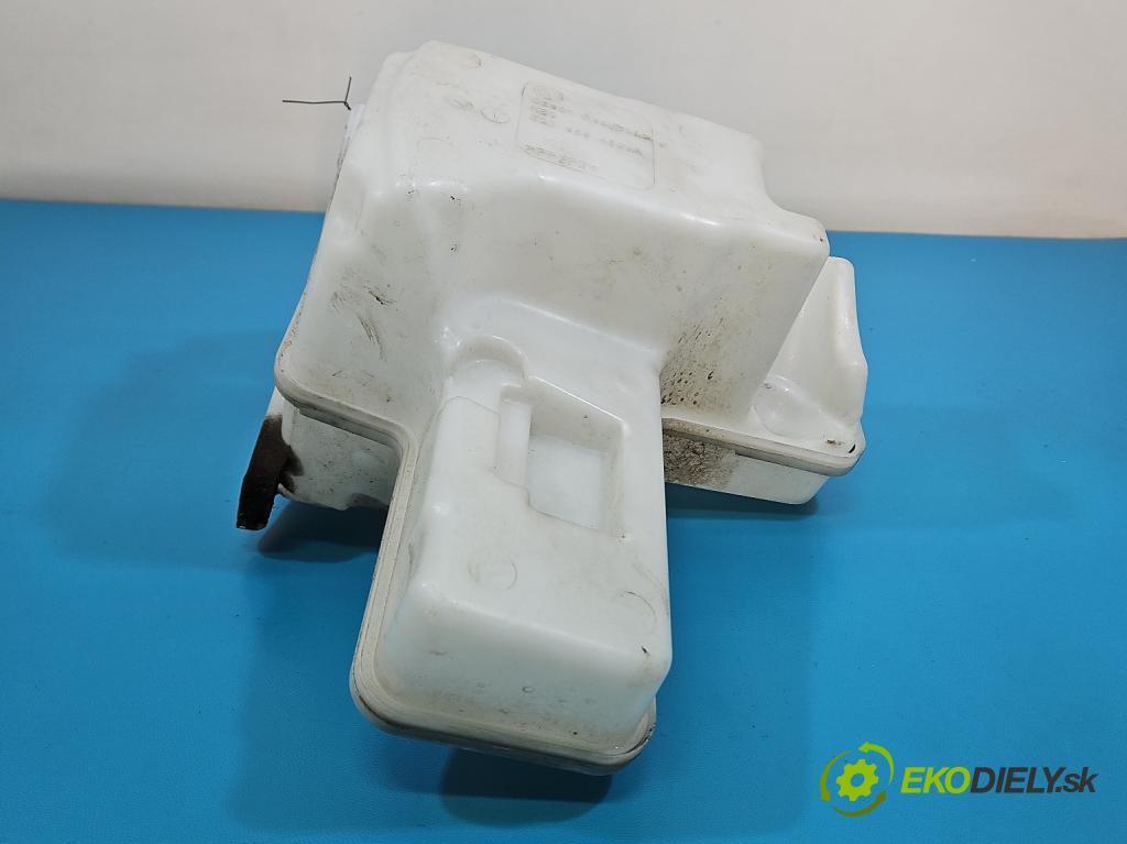 Vw Passat B8 2014 - 2.0 tdi 150 HP automatic 110 kW 1968 cm3 5- nádržka tekutina: ostrekovačov 3Q0955453A