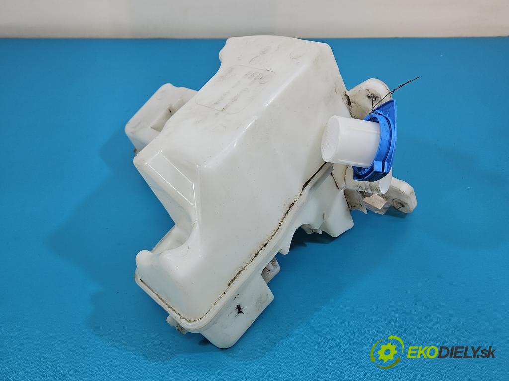 Vw Passat B8 2014 - 2.0 tdi 150 HP automatic 110 kW 1968 cm3 5- nádržka tekutina: ostrekovačov 3Q0955453A