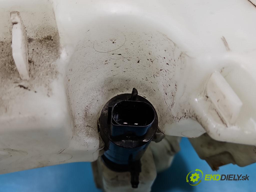 Vw Passat B8 2014 - 2.0 tdi 150 HP automatic 110 kW 1968 cm3 5- nádržka tekutina: ostrekovačov 3Q0955453A