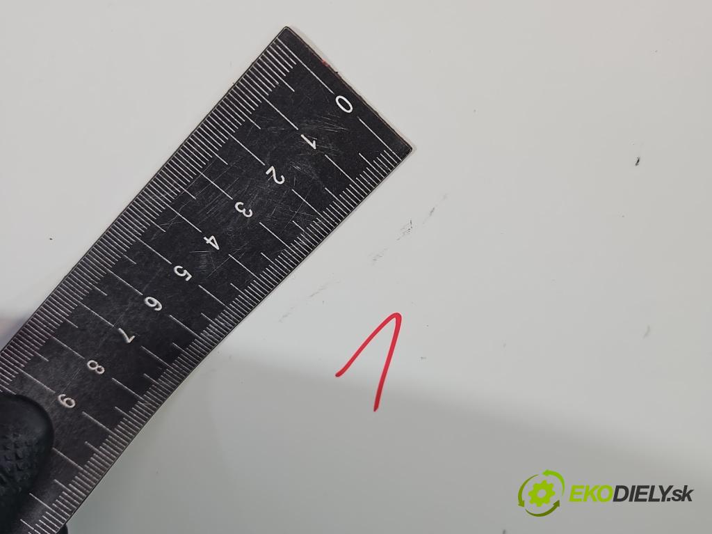 Skoda Fabia III 2014- 2021 1.0 MPI 60 hp manual 44 kW 999 cm3 5- dveře přední pravé  (Klika dveří ostatní)