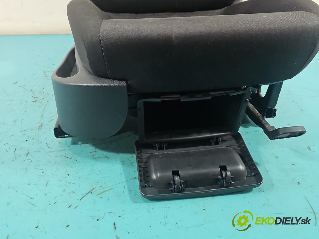 Skoda Fabia III 2014- 2021 1.0 MPI 60 HP manual 44 kW 999 cm3 5- Sedačka pravý  (Sedadlo)