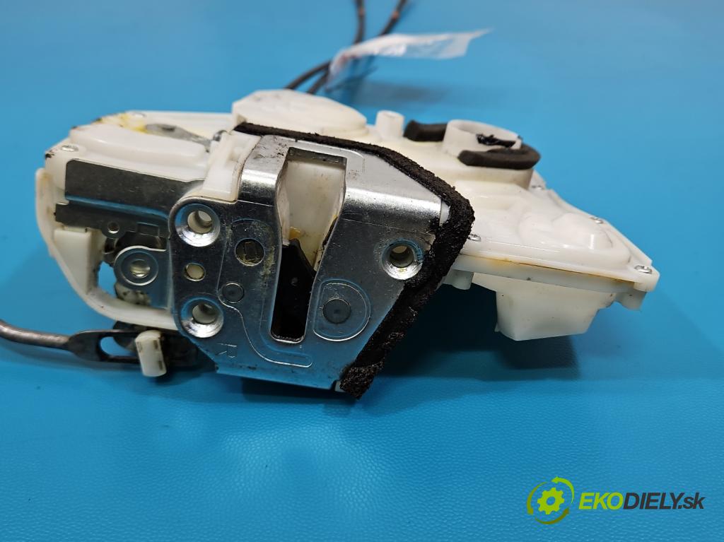 Suzuki SX4 I 2006-2014 1.6 16V 107 HP manual 79 kW 1586 cm3 5- zámok predné pravý