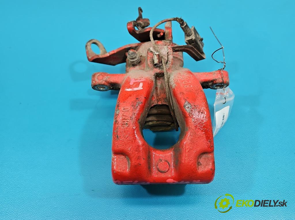 Alfa romeo Giulietta 1.6 jtd 105 HP manual 77 kW 1598 cm3 5- brzdič zadné ľavý  (Kľučka dverí ostatné)