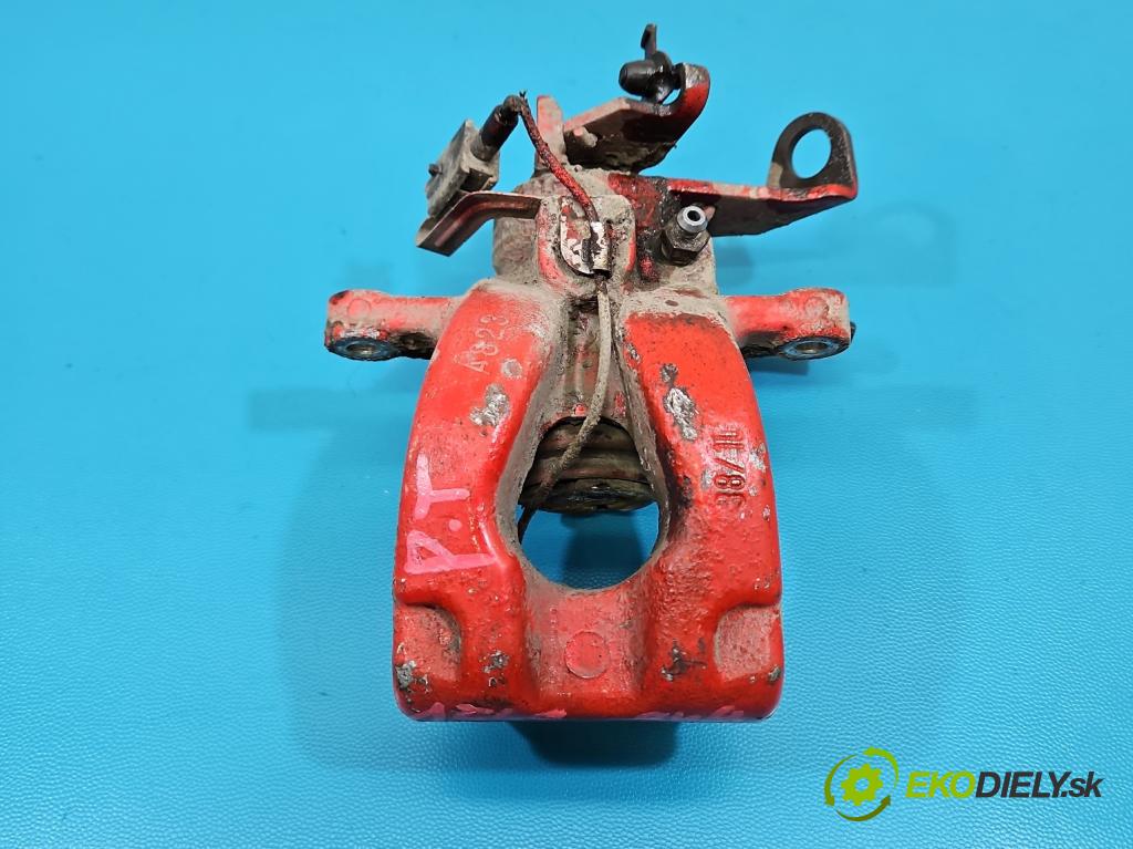 Alfa romeo Giulietta 1.6 jtd 105 HP manual 77 kW 1598 cm3 5- brzdič zadné pravý  (Kľučka dverí ostatné)