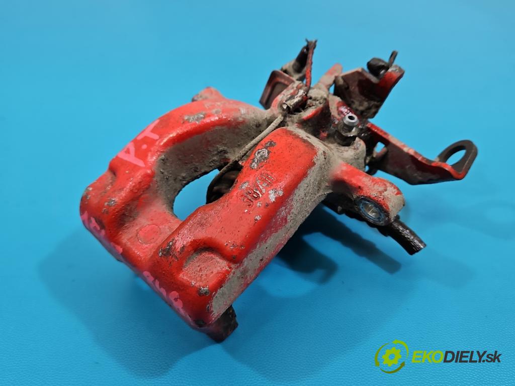 Alfa romeo Giulietta 1.6 jtd 105 HP manual 77 kW 1598 cm3 5- brzdič zadné pravý  (Kľučka dverí ostatné)