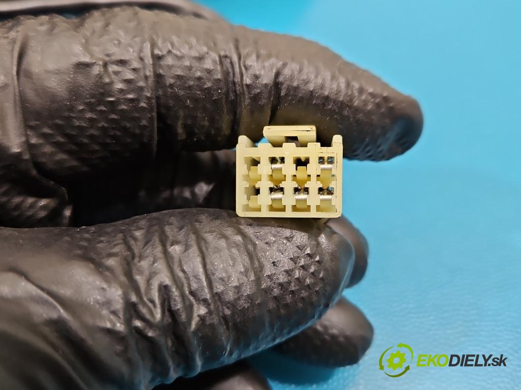 Suzuki SX4 I 2006-2014 1.6 16V M16A 107 HP manual 79 kW 1586 cm3 5- zrkadlo ľavé  (Kľučka dverí ostatné)