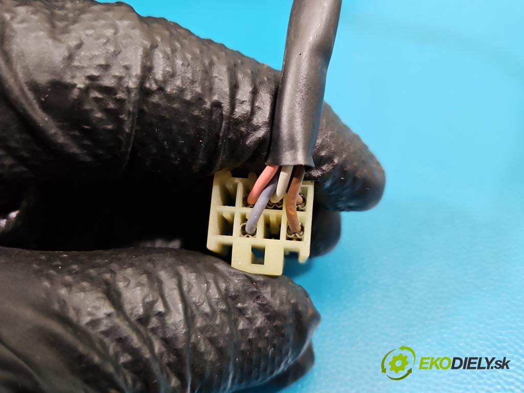 Suzuki SX4 I 2006-2014 1.6 16V M16A 107 HP manual 79 kW 1586 cm3 5- zrkadlo ľavé  (Kľučka dverí ostatné)