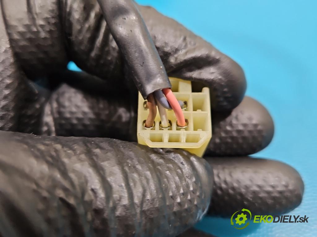 Suzuki SX4 I 2006-2014 1.6 16V M16A 107 HP manual 79 kW 1586 cm3 5- zrkadlo ľavé  (Kľučka dverí ostatné)