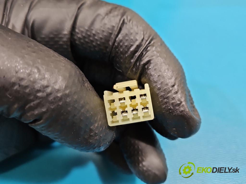 Suzuki SX4 I 2006-2014 1.6 16V M16A 107 HP manual 79 kW 1586 cm3 5- zrkadlo pravé  (Kľučka dverí ostatné)