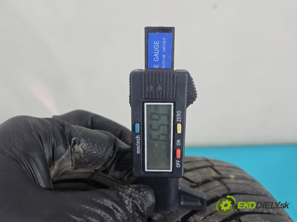 Dacia Duster III 24- 1.2 131 HP manual 96 kW 1199 cm3 5- pneumatika celoročné 1 kus