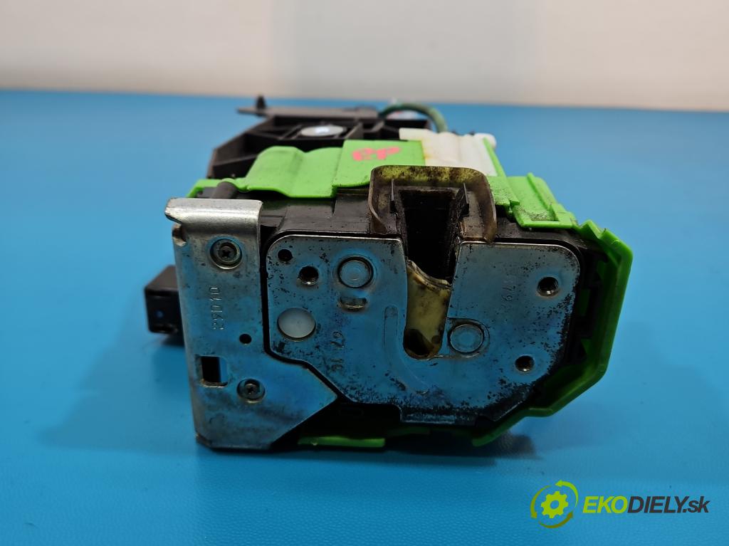 Alfa romeo Giulietta 1.6 jtd 105 HP manual 77 kW 1598 cm3 5- zámok predné pravý