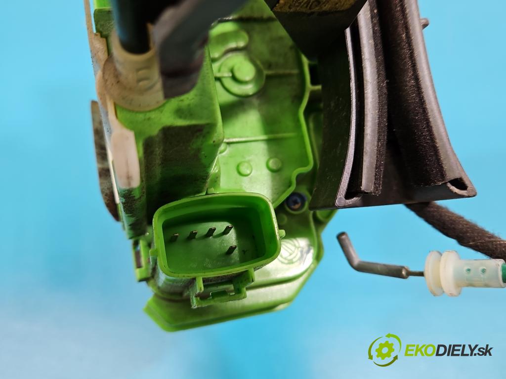 Alfa romeo Giulietta 1.6 jtd 105 HP manual 77 kW 1598 cm3 5- zámok predné pravý