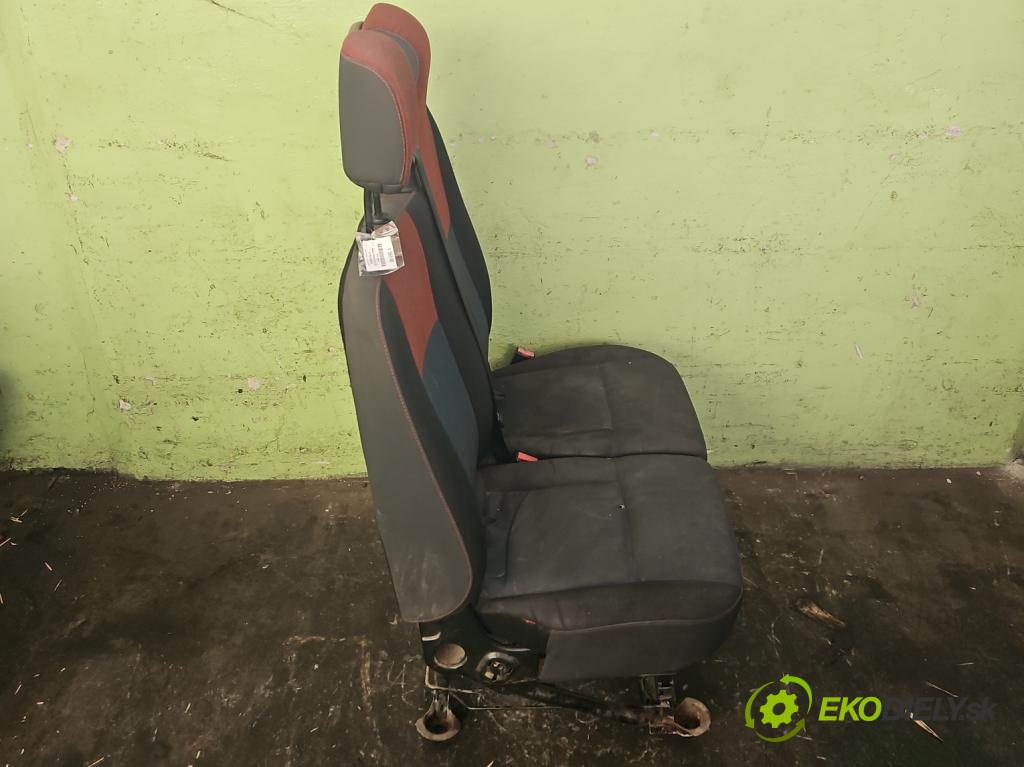 Renault Master III 2010-2024 2.3 dci 131 HP manual 96 kW 2299 cm3 5- Sedačka pravý  (Sedadlo)