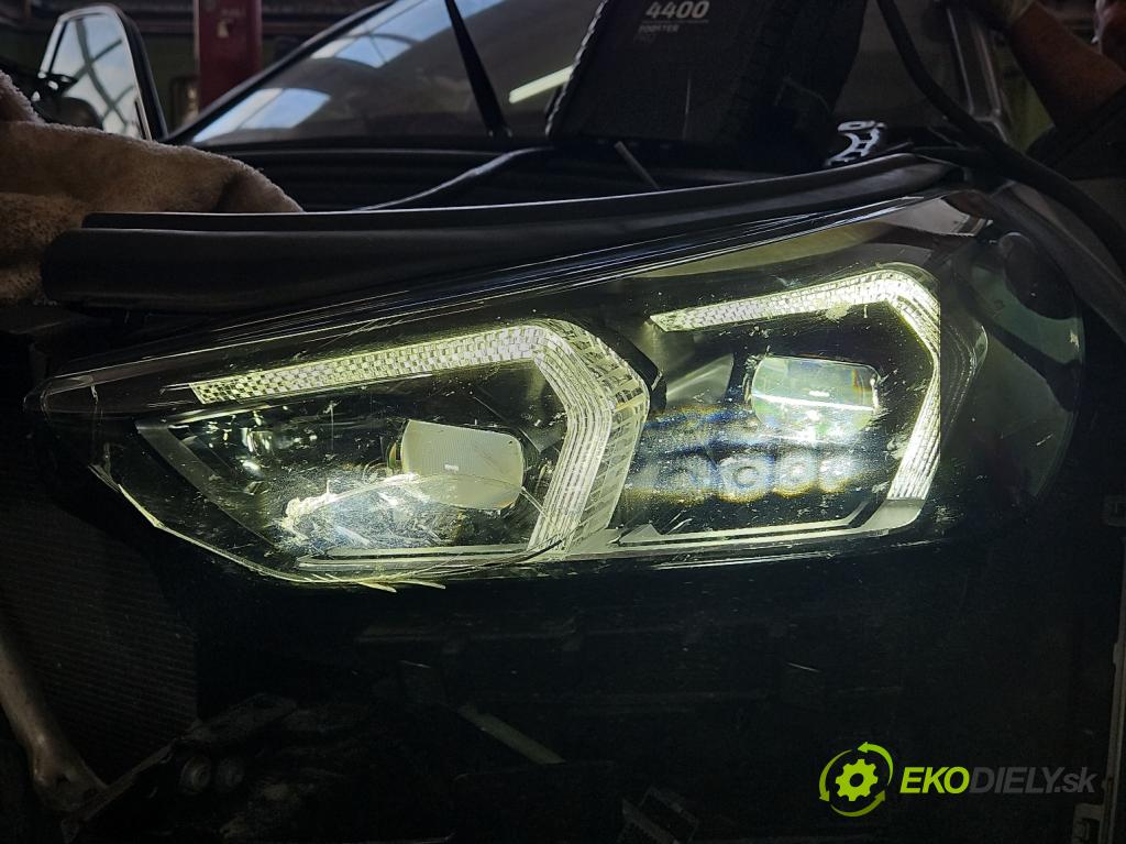Bmw iX1 U11 0.0 elektrický: 272 HP automatic 200 kW 1 cm3 5- Reflektor: ľavý 5A5BD47 (Kľučka dverí ostatné)
