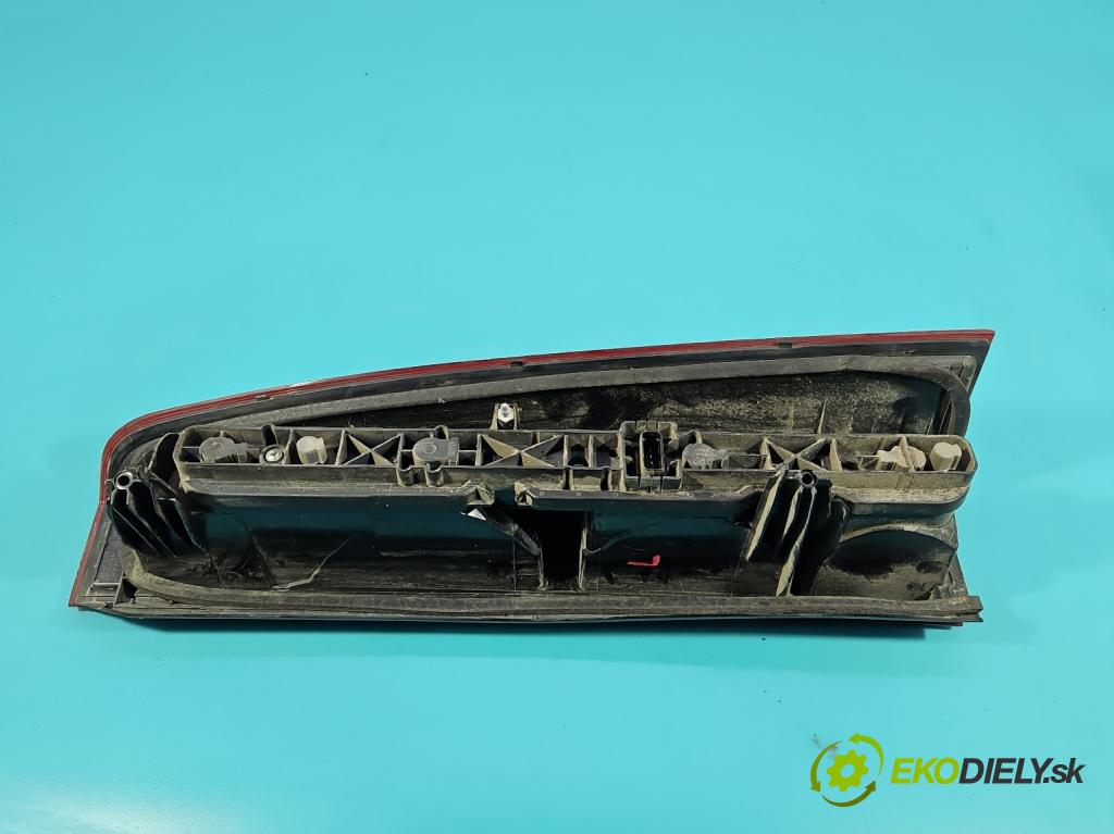 Renault Master III 2010-2024 2.3 dci 131 HP manual 96 kW 2299 cm3 5- svetlo / reflektor zadné ľavé  (Kľučka dverí ostatné)