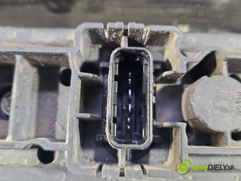 Renault Master III 2010-2024 2.3 dci 131 HP manual 96 kW 2299 cm3 5- svetlo / reflektor zadné ľavé  (Kľučka dverí ostatné)