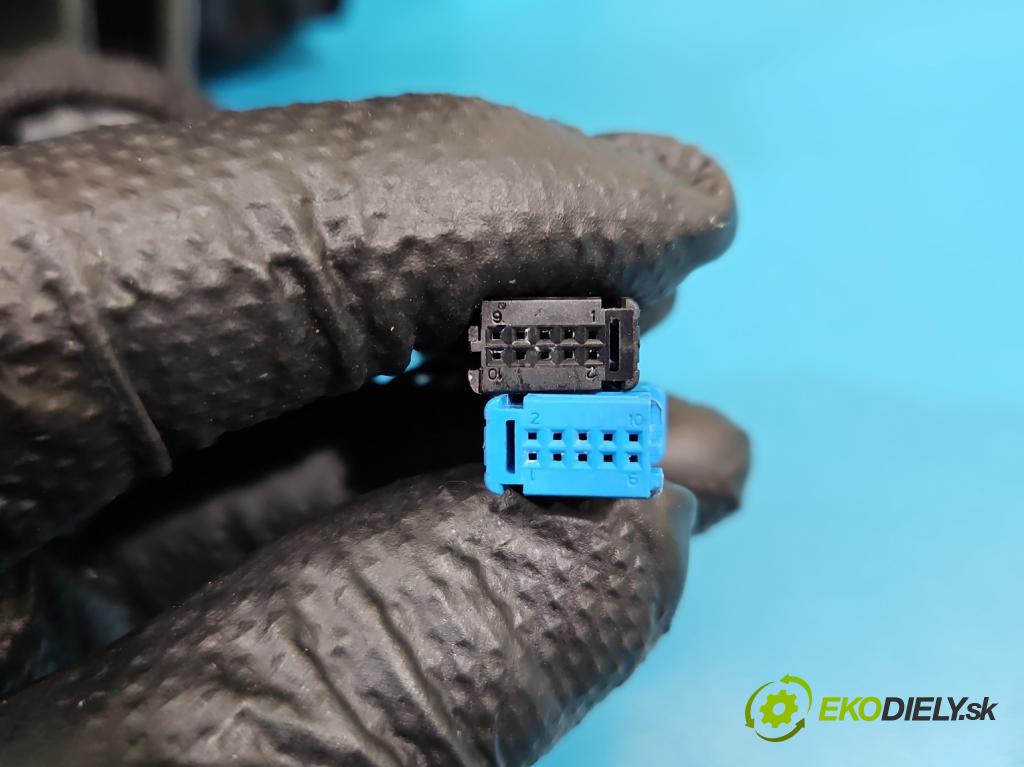 Bmw iX1 U11 0.0 elektrický: 272 HP automatic 200 kW 1 cm3 5- zrkadlo pravé  (Kľučka dverí ostatné)