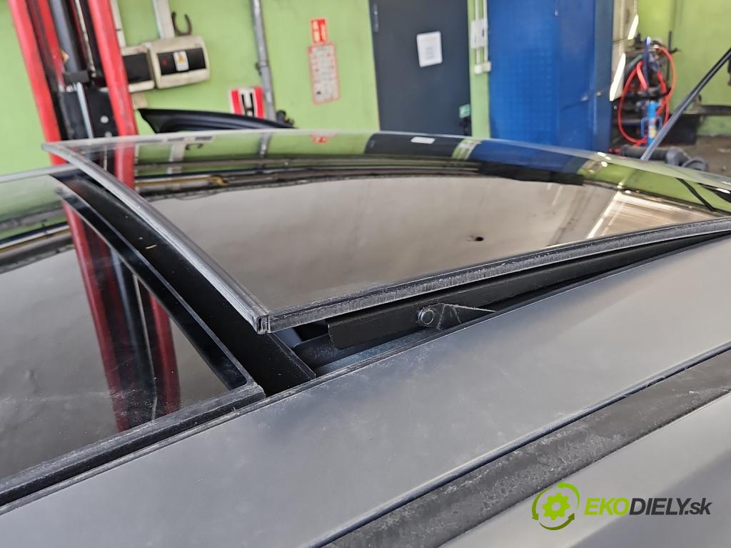 Bmw iX1 U11 0.0 elektrický: 272 HP automatic 200 kW 1 cm3 5- Střešní okno: 9466080 (Sklo karosérie)