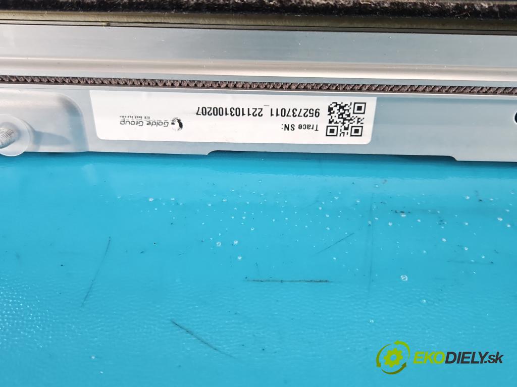 Bmw iX1 U11 0.0 elektrický: 272 HP automatic 200 kW 1 cm3 5- Střešní okno: 9466080 (Sklo karosérie)