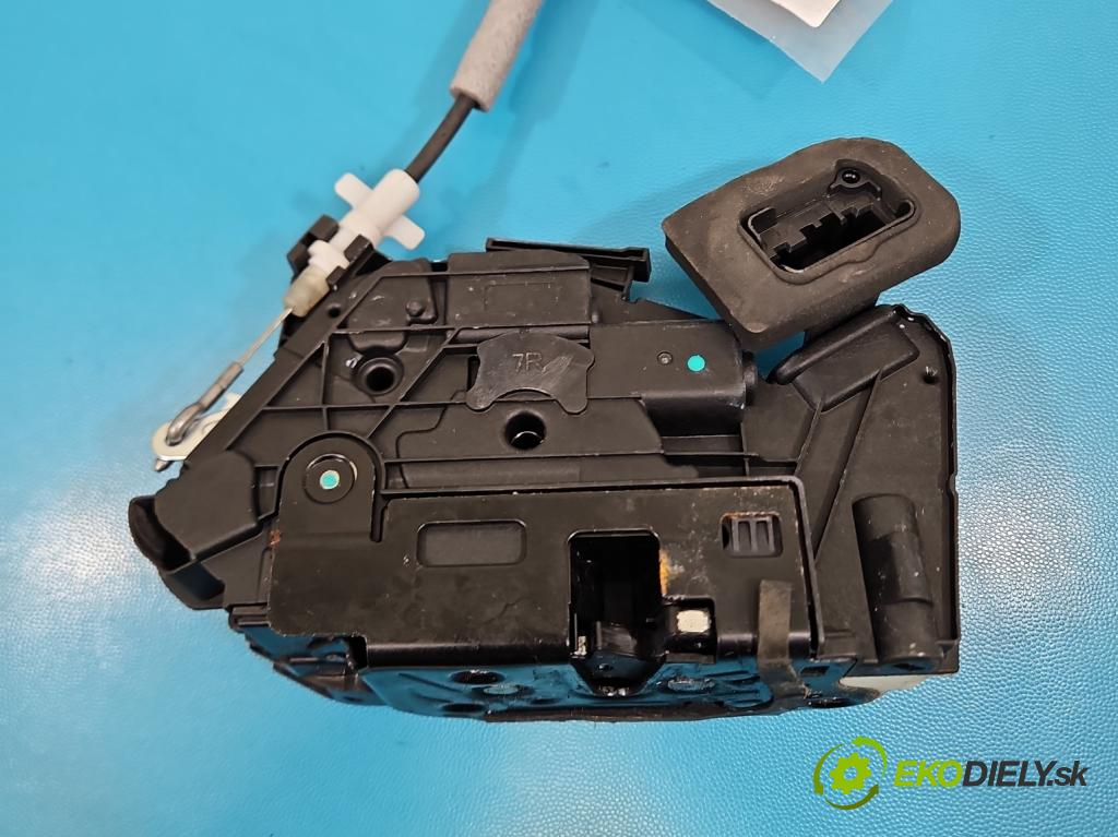 Vw Passat B8 2014 - 2.0 tdi 150 HP automatic 110 kW 1968 cm3 5- zámok predné pravý 461860090