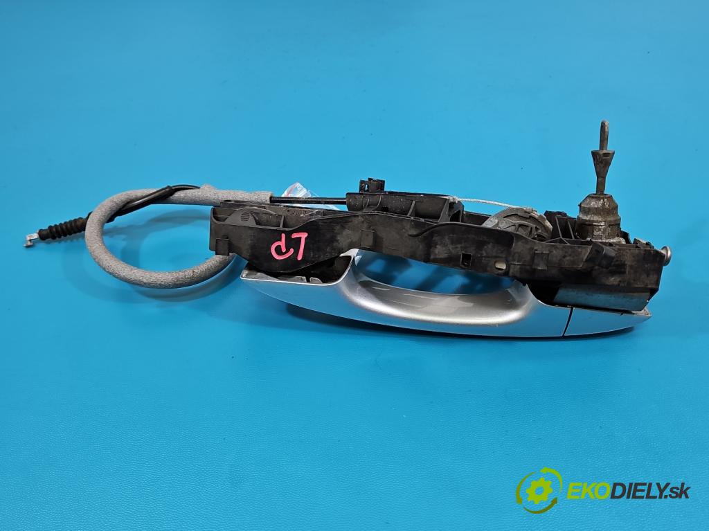 Vw Passat B8 2014 - 2.0 tdi 150 HP automatic 110 kW 1968 cm3 5- rukoväť predné ľavé mimo: 517837811E (Kľučka dverí vonkajšia predná ľavá)