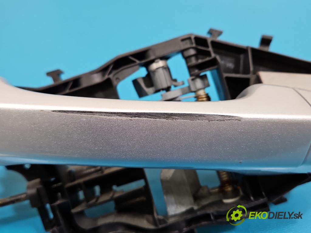 Vw Passat B8 2014 - 2.0 tdi 150 HP automatic 110 kW 1968 cm3 5- rukoväť predné ľavé mimo: 517837811E (Kľučka dverí vonkajšia predná ľavá)