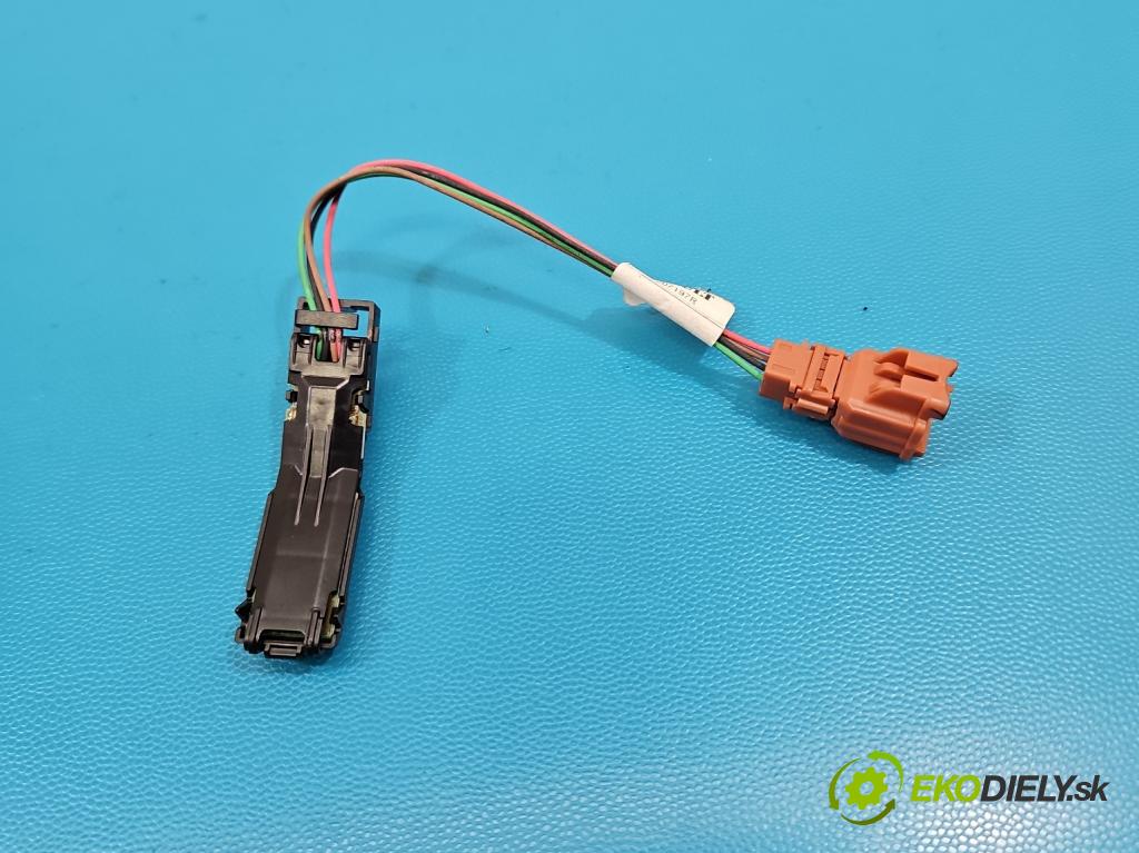 Renault Clio V 2019- 1.0 91 KM automatic 67 kW 999 cm3 5- Mikrofon: 277207197R