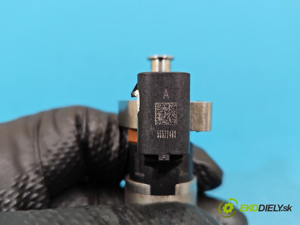 Opel Astra V  2015-2022 1.4 T 125 HP manual 92 kW 1399 cm3 5- vstrek 55577403 (Vstrekovač paliva)