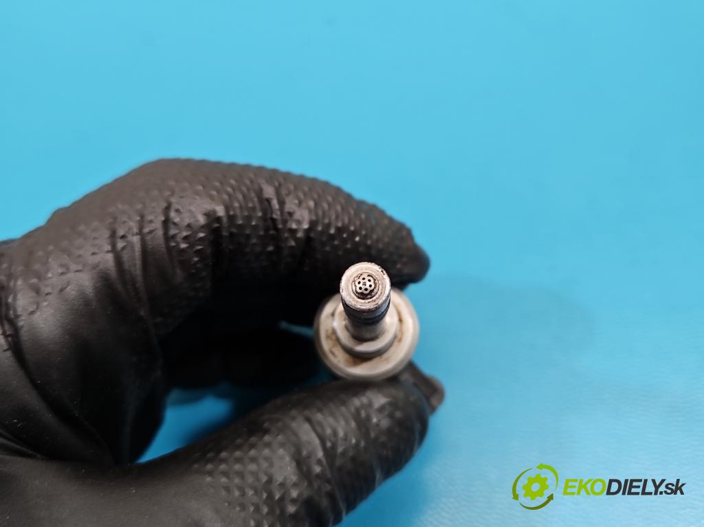 Opel Astra V  2015-2022 1.4 T 125 HP manual 92 kW 1399 cm3 5- vstrek 55577403 (Vstrekovač paliva)