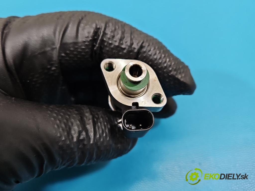 Opel Astra V  2015-2022 1.4 T 125 HP manual 92 kW 1399 cm3 5- vstrek 55577403 (Vstrekovač paliva)