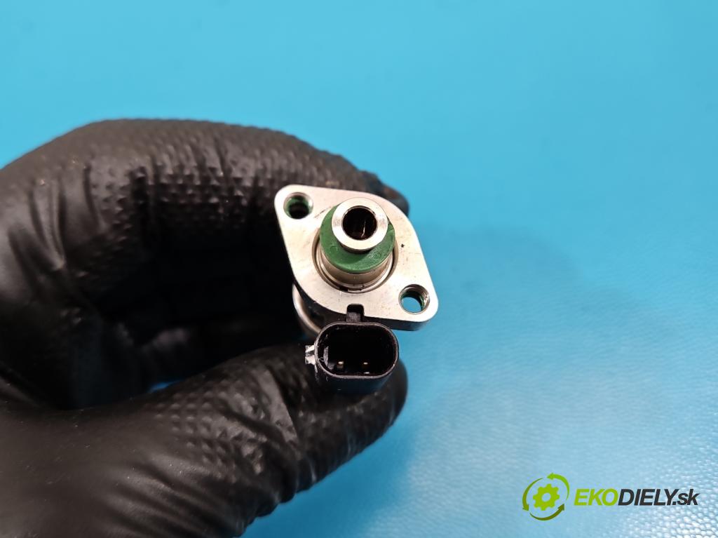 Opel Astra V  2015-2022 1.4 T 125 HP manual 92 kW 1399 cm3 5- vstrek 55577403 (Vstrekovač paliva)