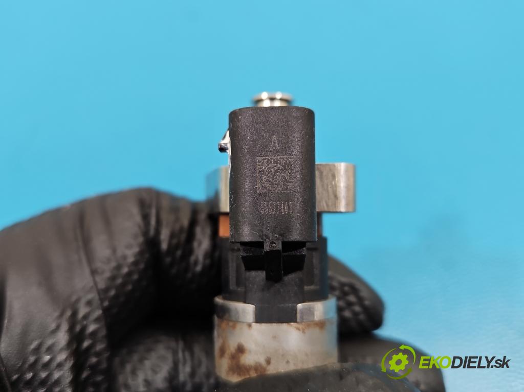 Opel Astra V  2015-2022 1.4 T 125 HP manual 92 kW 1399 cm3 5- vstrek 55577403 (Vstrekovač paliva)